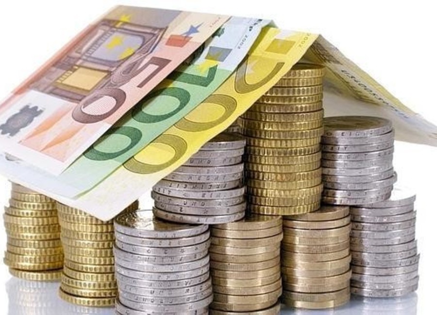 Kako uspešno ravnati z denarjem in privarčevati 100€ mesečno?